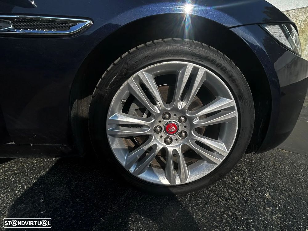 Jaguar XE 20d Aut. Prestige - 27