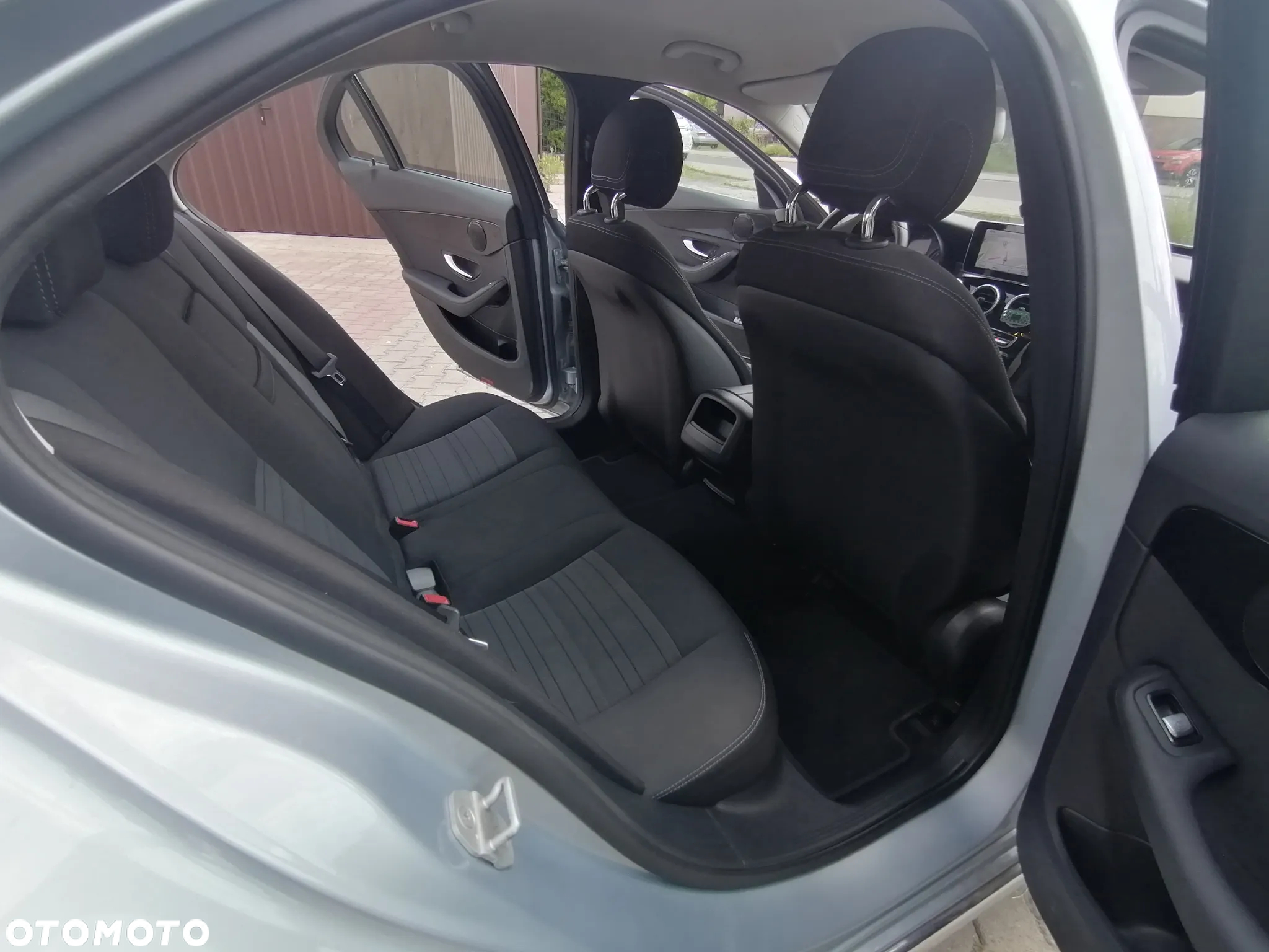 Mercedes-Benz Klasa C 180 (BlueTEC) d T Exclusive - 25