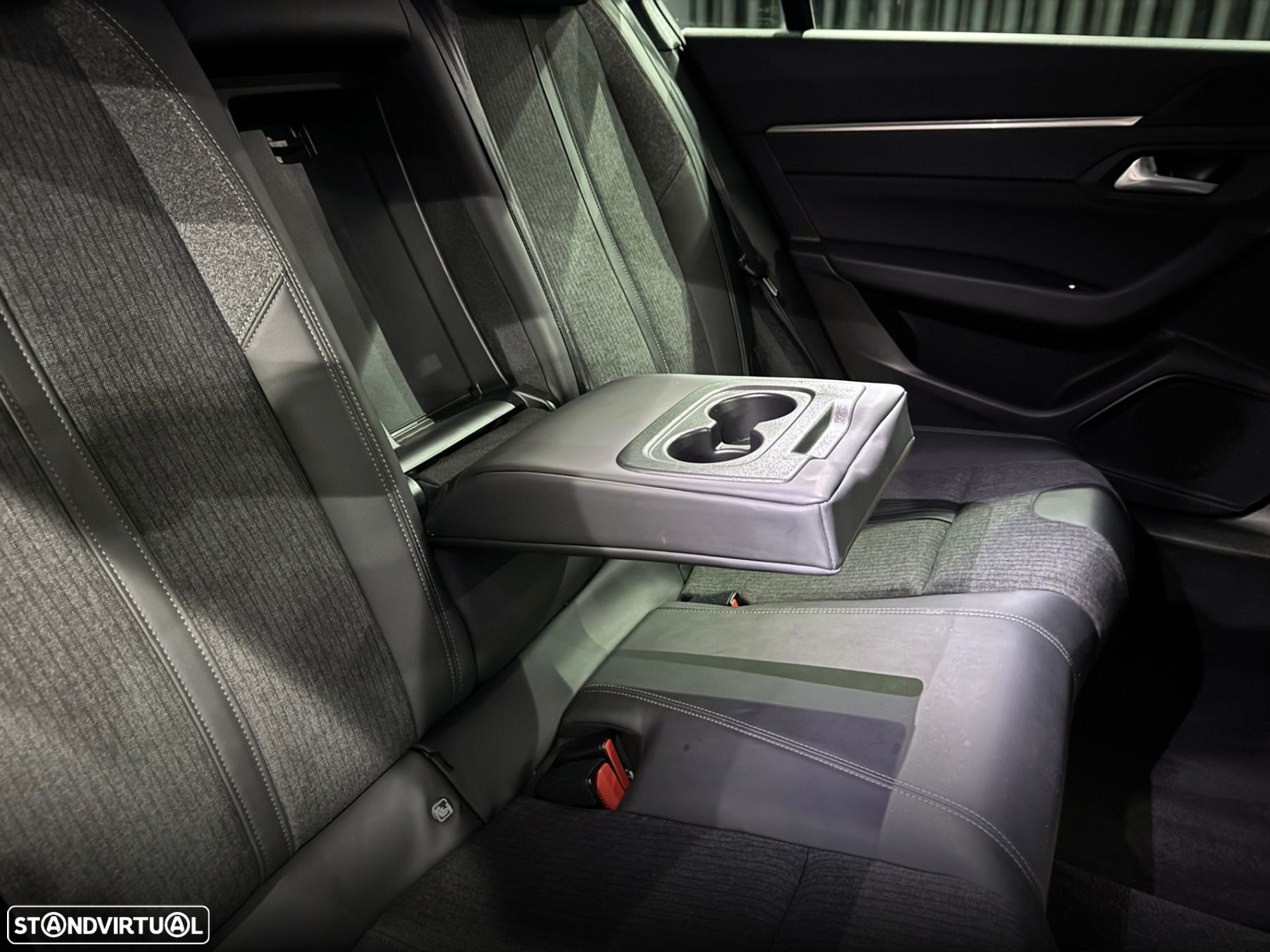 Peugeot 508 1.5 BlueHDi Allure Pack EAT8 - 41