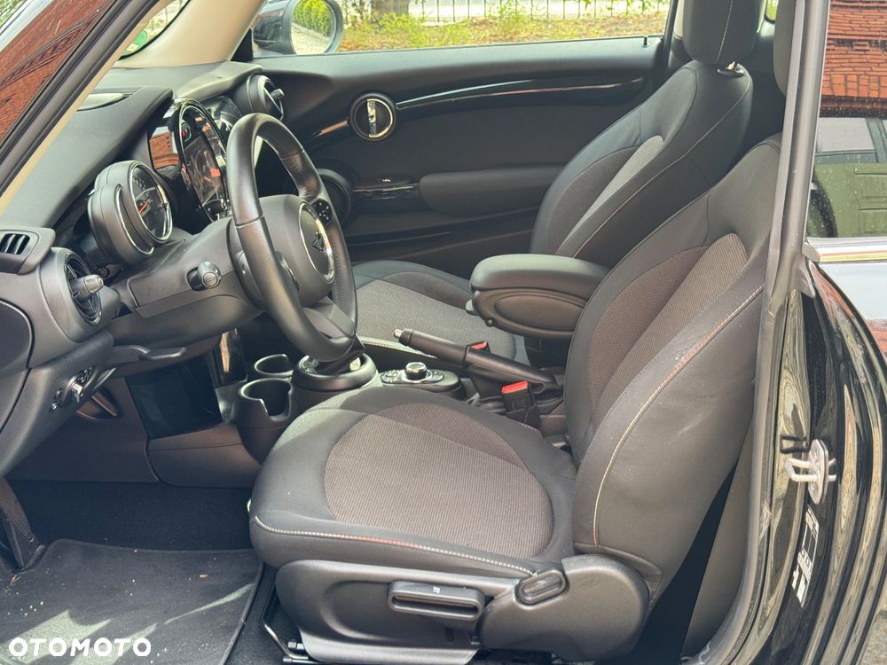 MINI Cooper Essential Trim - 23