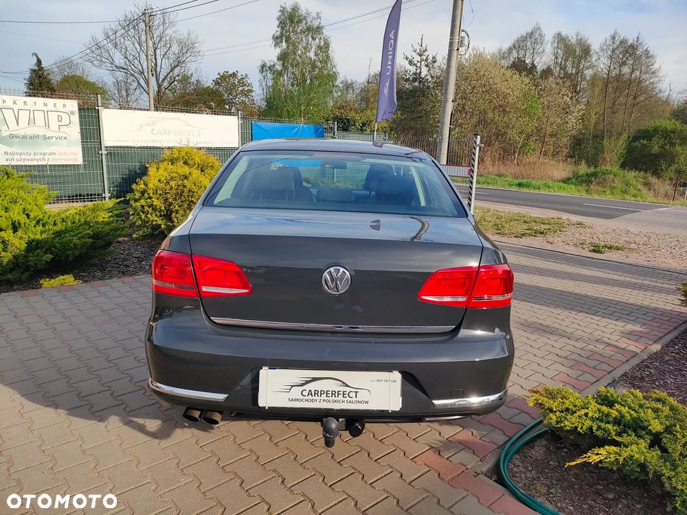 Volkswagen Passat 2.0 Blue TDI SCR Trendline - 14