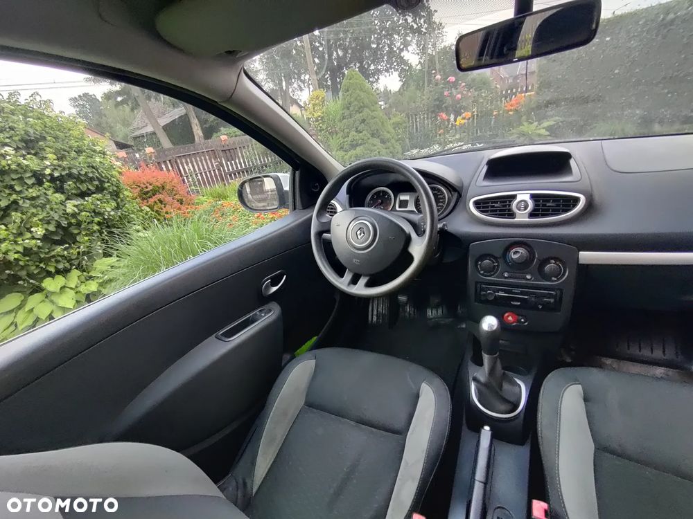 Renault Clio 1.5 dCi Alize - 13