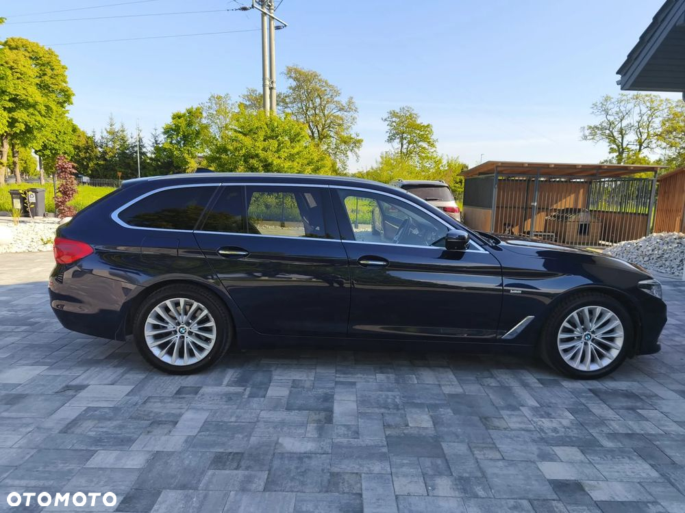 BMW Seria 5 525d Touring Luxury Line - 12
