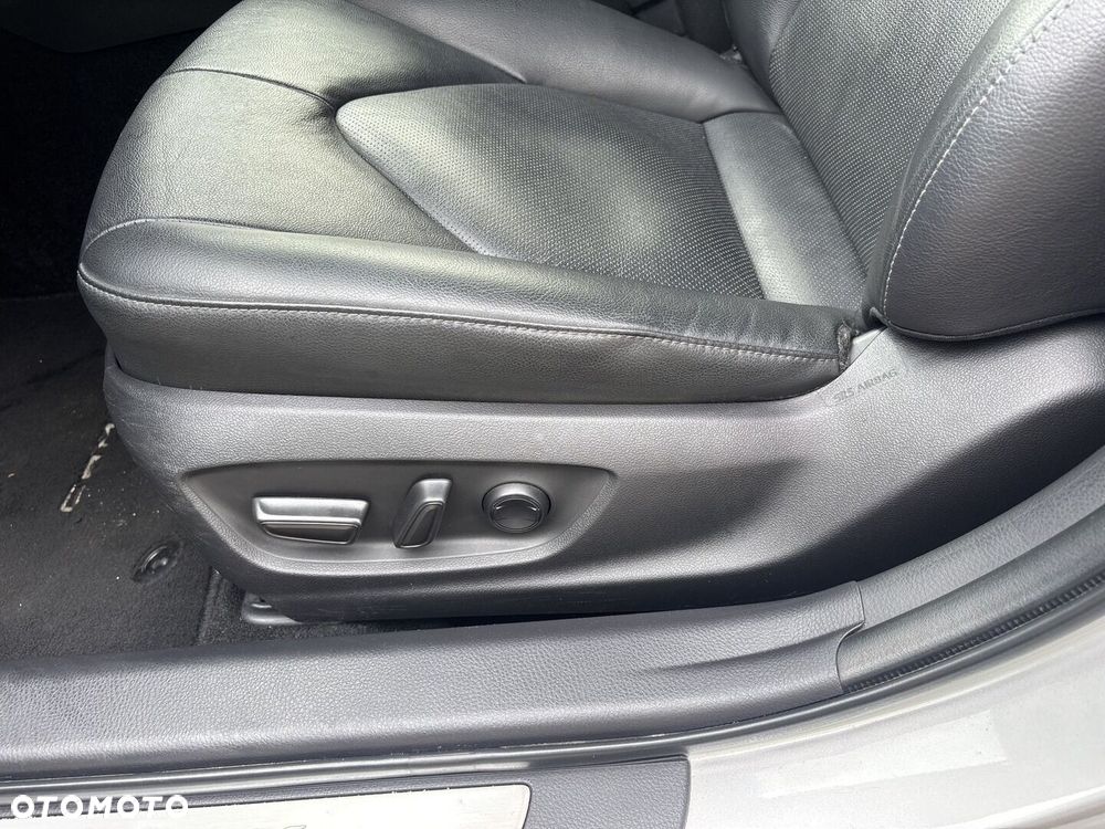 Toyota Camry 2.5 Hybrid Comfort CVT - 19