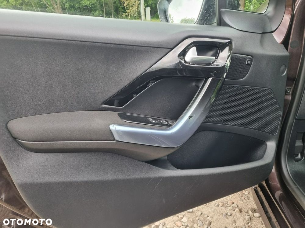 Peugeot 208 120 VTI Automatik Allure - 23
