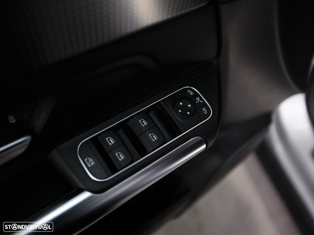 Mercedes-Benz GLA 180 7G-DCT Progressive - 35