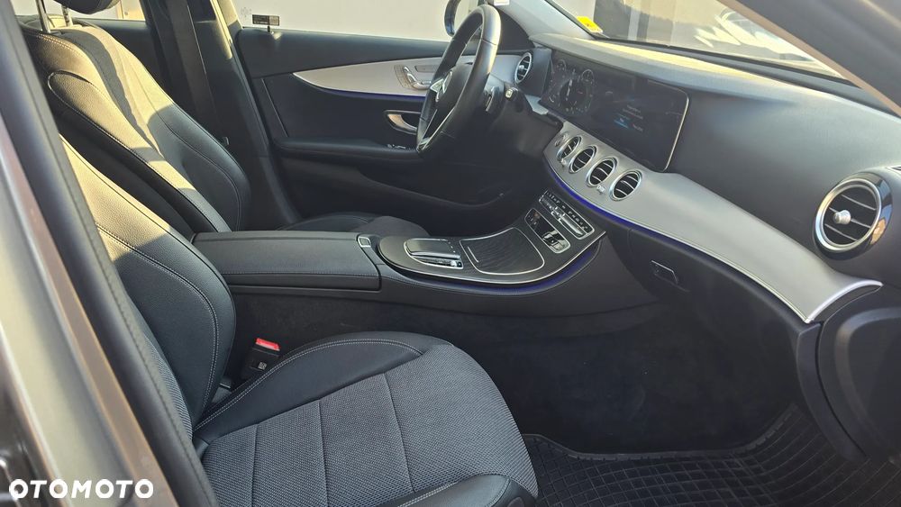 Mercedes-Benz Klasa E 220 d 4-Matic Avantgarde - 8