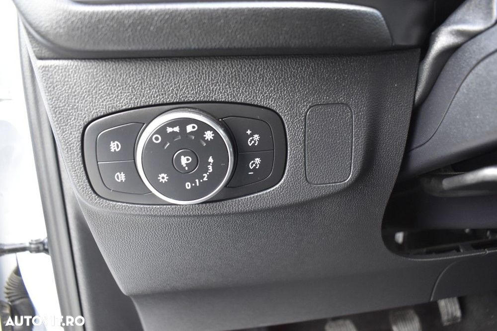 Ford Focus 1.0 EcoBoost 6MT MHEV Titanium - 40