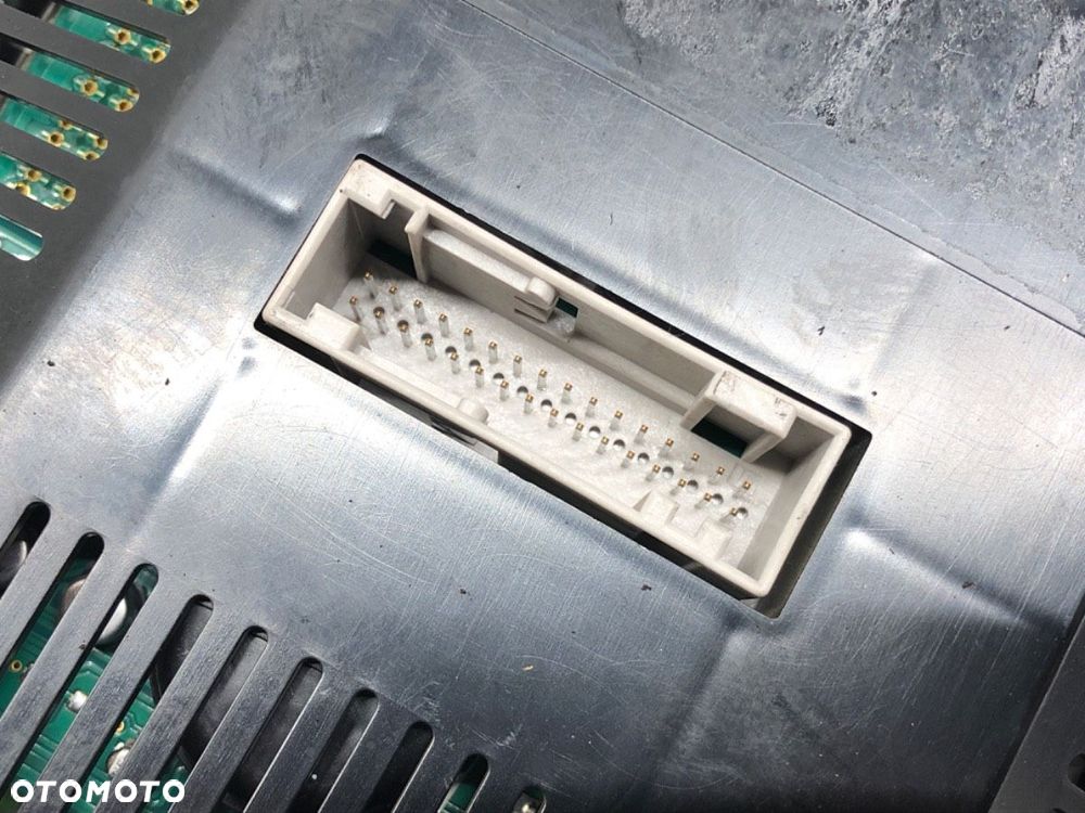 LICZNIK - 344.00 PLN - AUDI A6 C6 Avant (4F5) 2004 - 2011 2.0 TFSI 125 kW [170 KM] benzyna 2005 - - 3