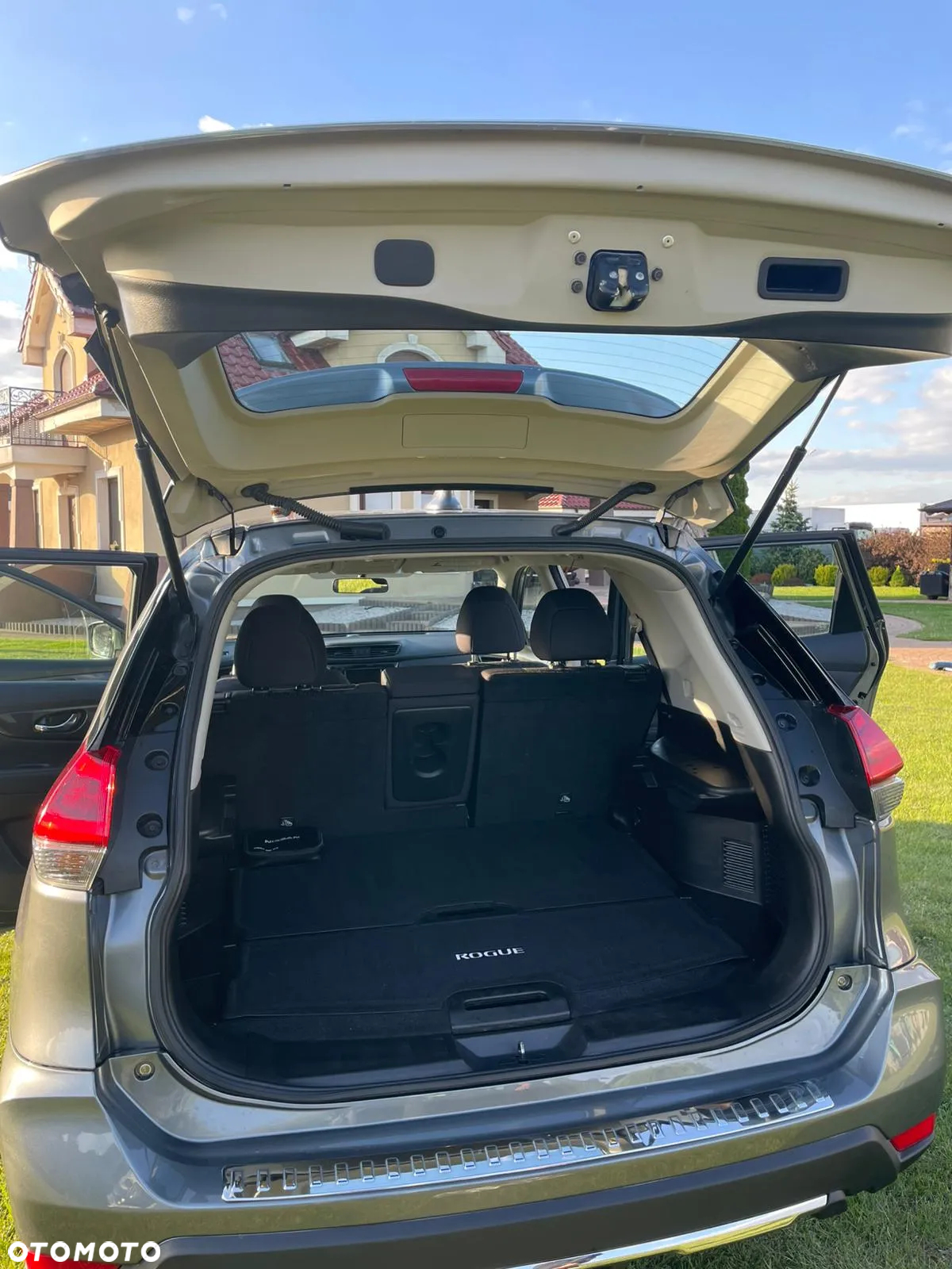 Nissan Rogue - 21