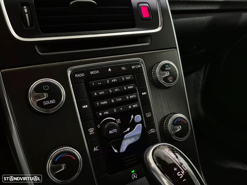 Volvo V60 1.6 D2 Momentum Eco Powershift - 14