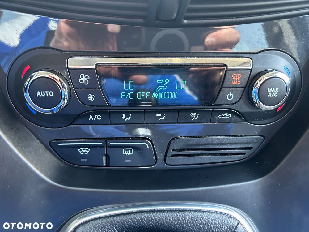 Ford Kuga 2.0 TDCi 2x4 Titanium - 20