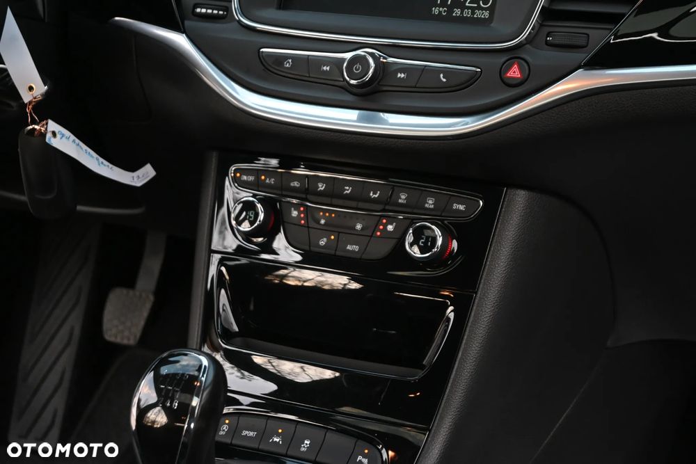 Opel Astra 1.4 Turbo Sport - 30