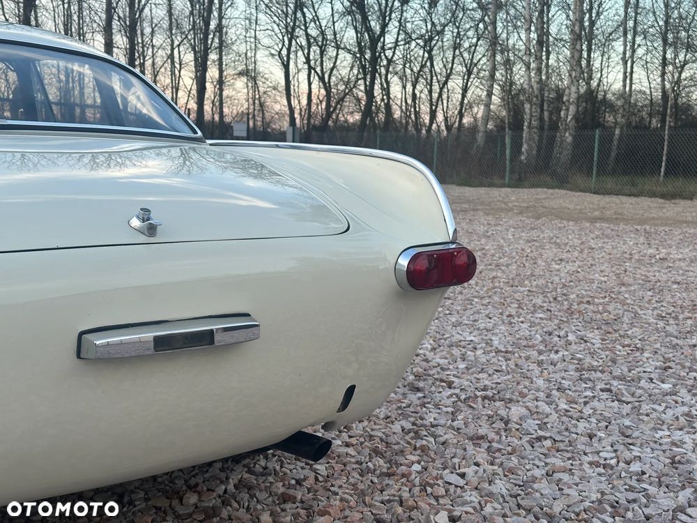 Volvo P1800 - 16