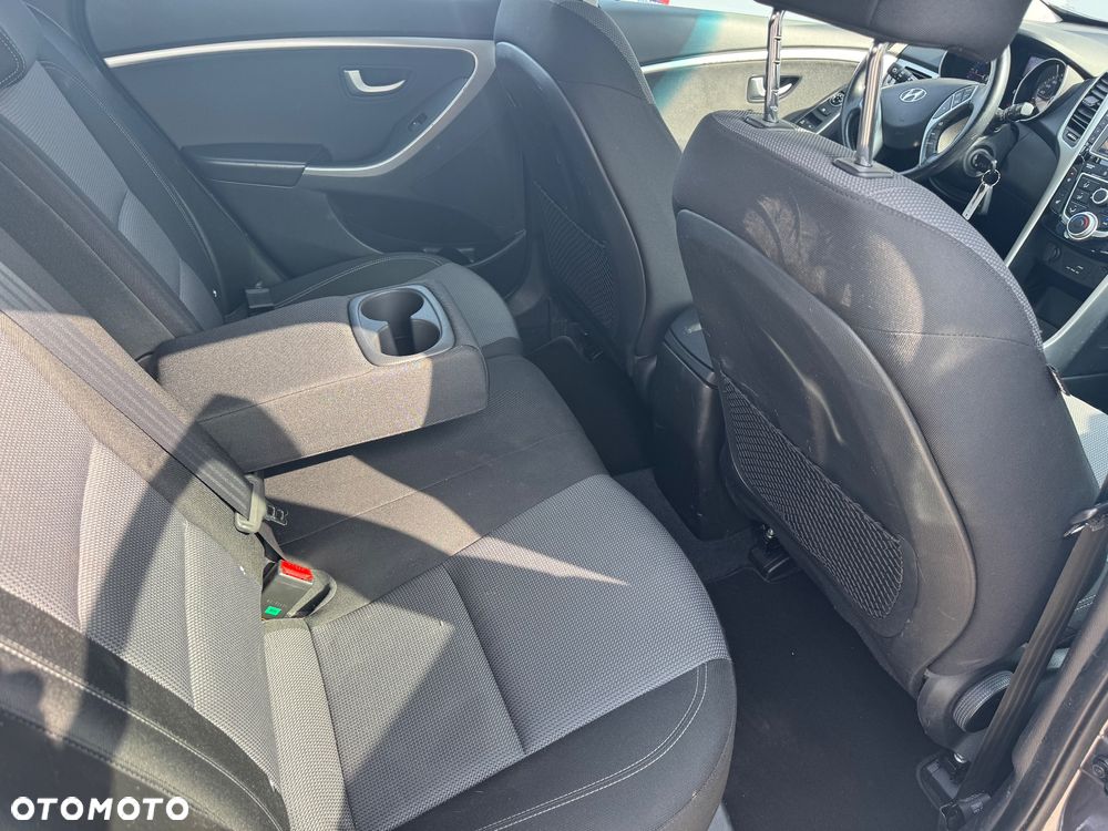 Hyundai i30 blue 1.6 CRDi Classic Navigation - 13