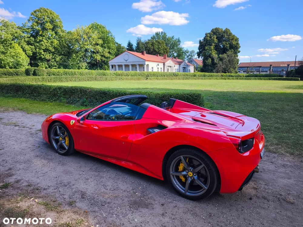 Ferrari 488 - 4