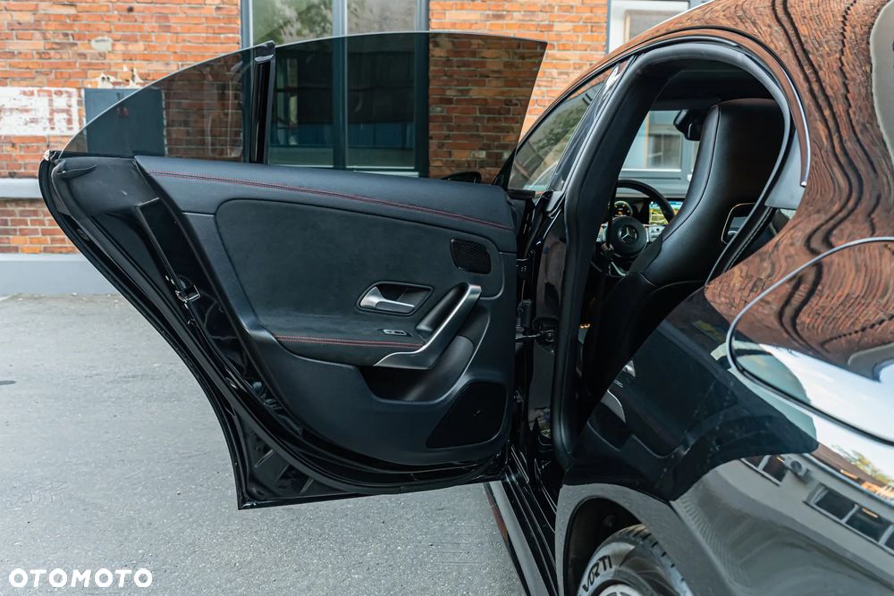 Mercedes-Benz CLA 250 4-Matic AMG Line 7G-DCT - 30