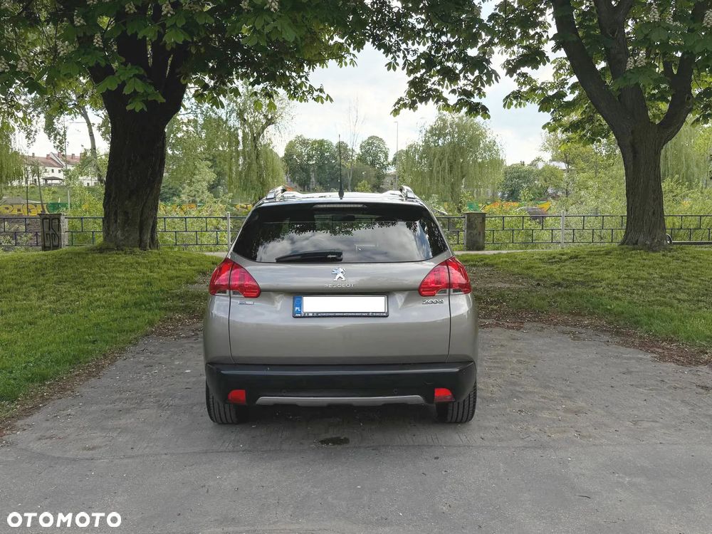 Peugeot 2008 1.2 Pure Tech Style S&S - 4