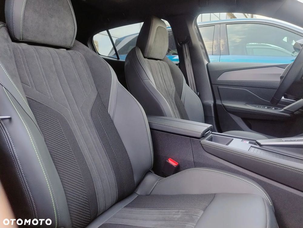 Peugeot 408 1.2 PureTech mHEV GT S&S e-DSC6 - 31