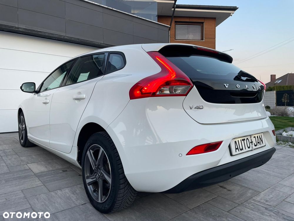 Volvo V40 D2 Summum - 34