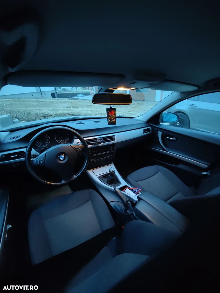 BMW Seria 3 318i - 6