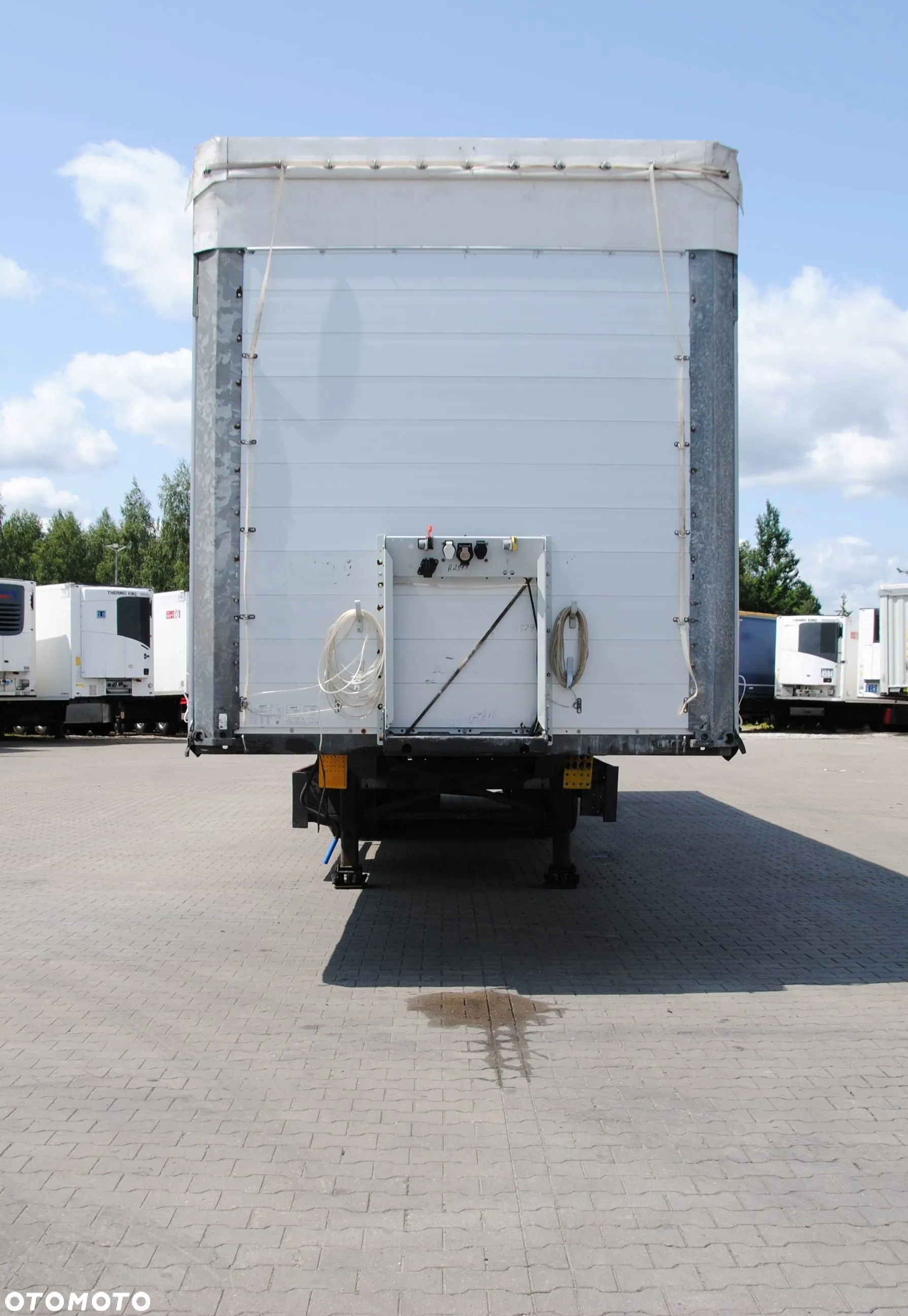 Schmitz Cargobull SCS kurtyna, podnoszona oś - 8