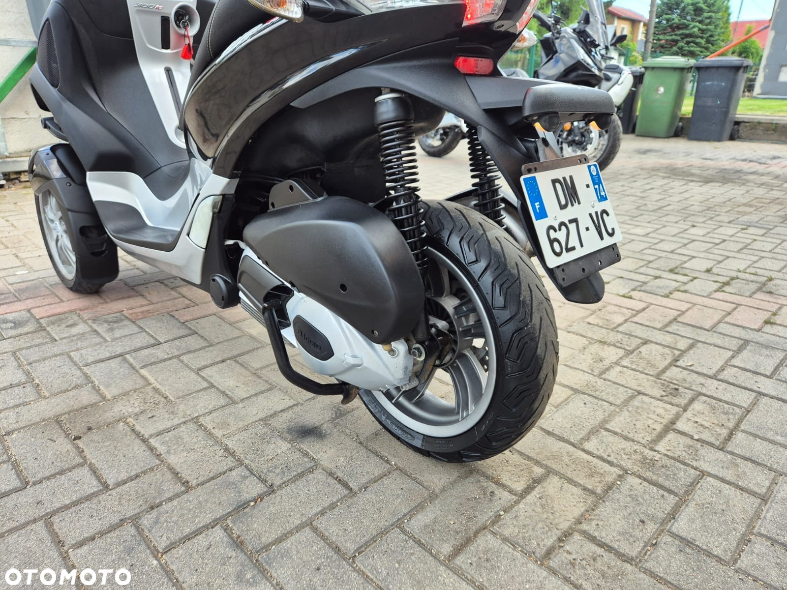 Piaggio MP-3 - 11