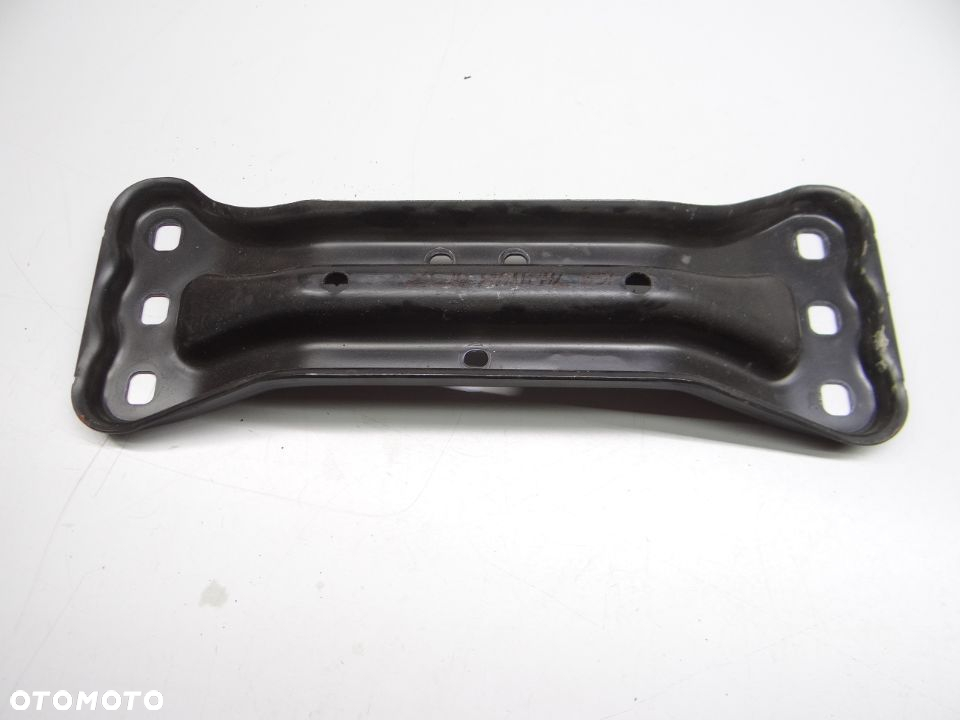 Mercedes C W204 Lift Lapa skrzyni biegow 2042421001 - 2
