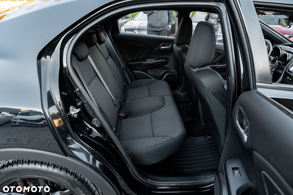 Honda Civic 1.8 i-VTEC Sport - 23