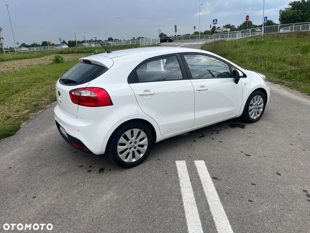 Kia Rio 1.2 Edition 7 - 9