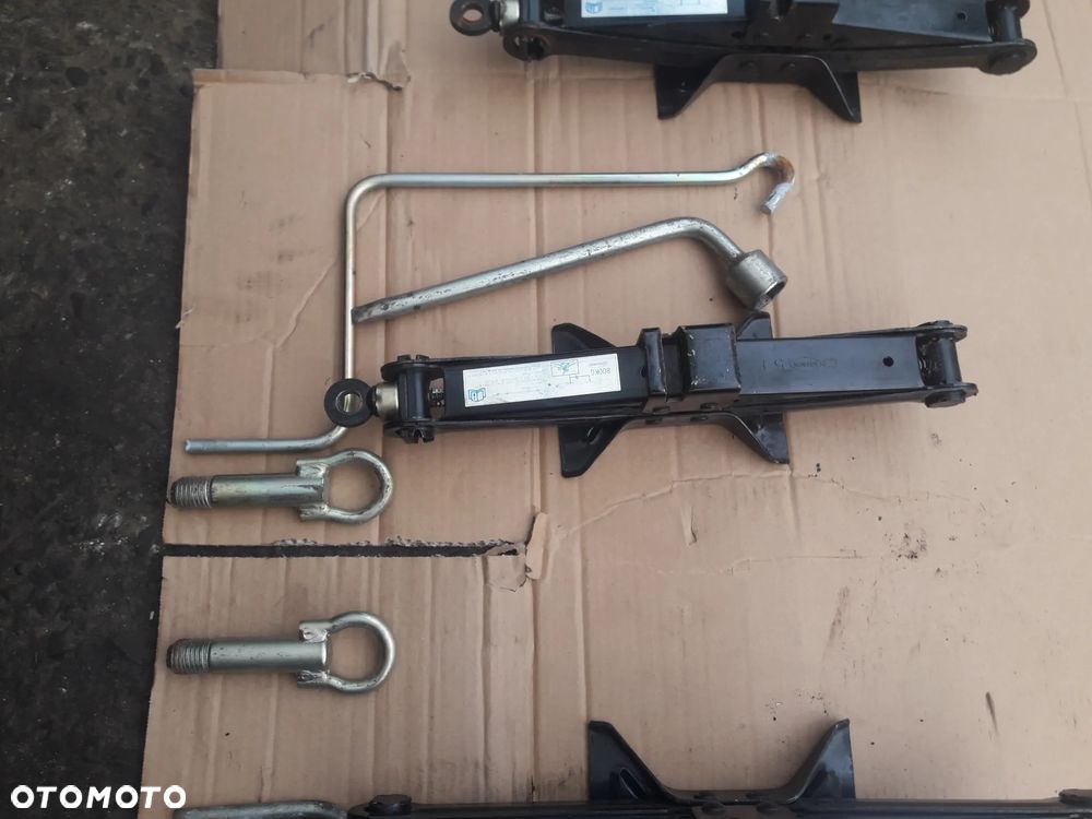 Mazda CX-3 CX-7 CX-9 CX-5  KiA Hyundai Lewarek winda podnośnik + klucz+ciegno zestaw OrginaŁ!!!! - 2