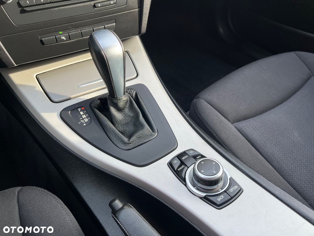 BMW Seria 3 318d DPF Edition Lifestyle - 31
