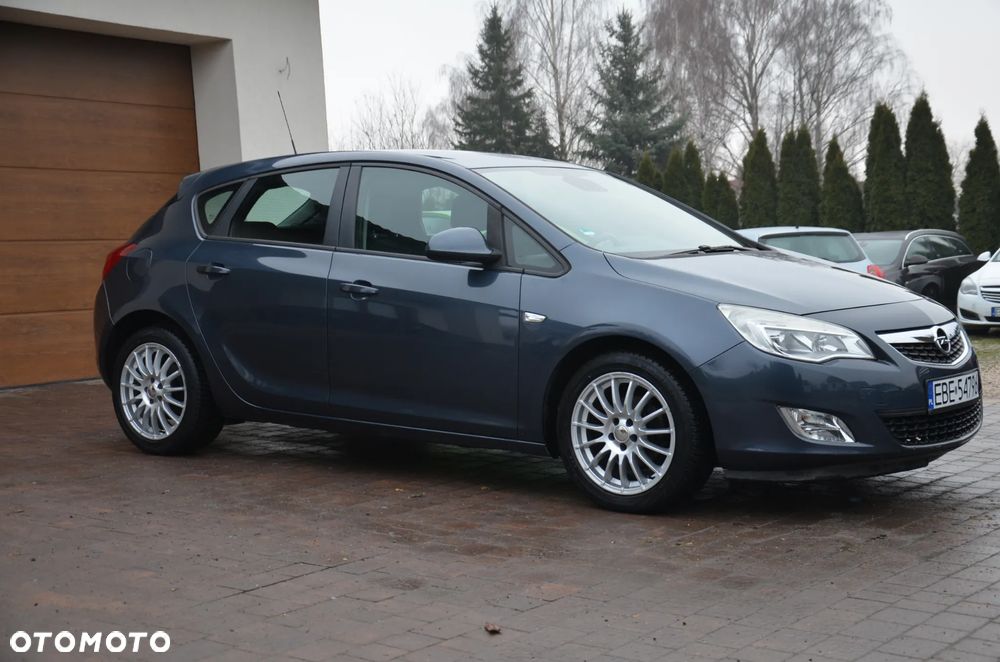 Opel Astra 1.6 150 Jahre - 2