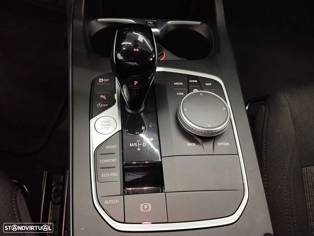 BMW 216 d Advantage — fotografia 31