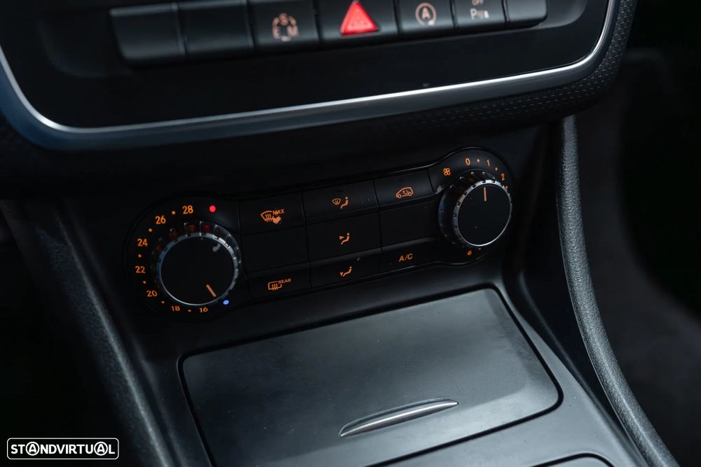 Mercedes-Benz A 180 d Aut. - 34