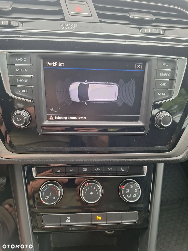 Volkswagen Touran 2.0 TDI DPF BlueMotion Technology Comfortline - 24