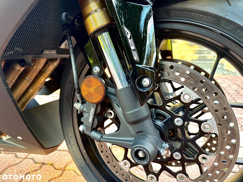 Honda CBR - 17