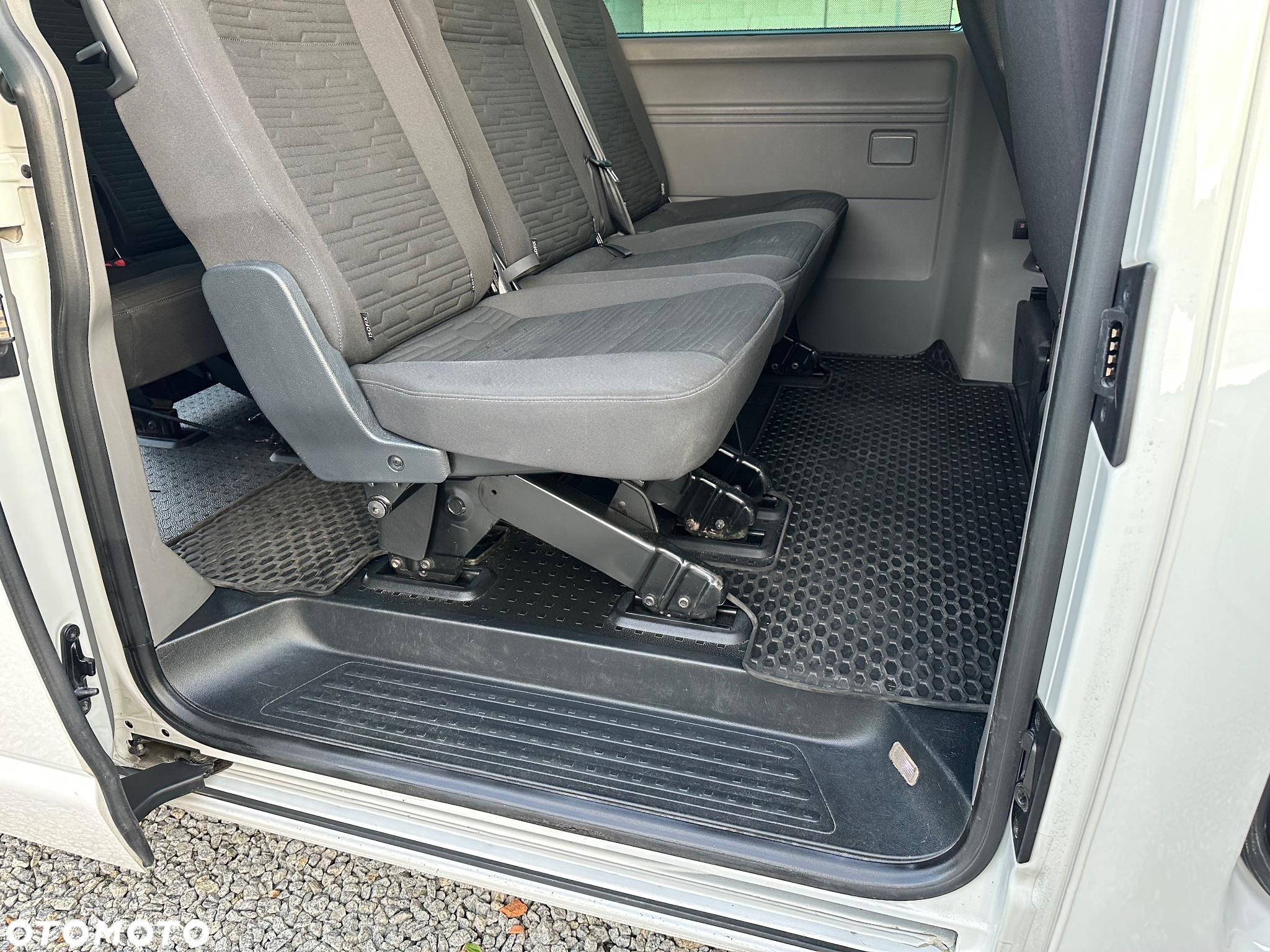 Volkswagen Caravelle 6.1 2.0 TDI L2 Highline - 29