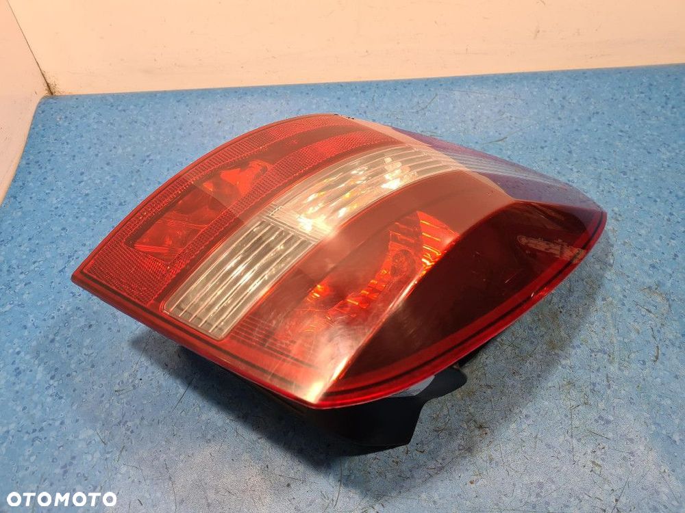 RENAULT LAGUNA III KOMBI LAMPA TYŁ LEWA ZEWNĘTRZNA - 5