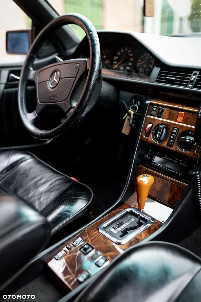 Mercedes-Benz W124 (1984-1993) - 12