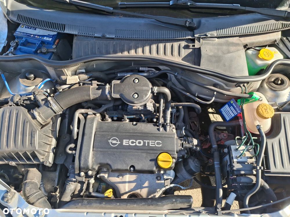 Opel Corsa 1.2 16V - 8