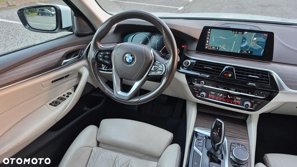 BMW Seria 5 520d Luxury Line - 27