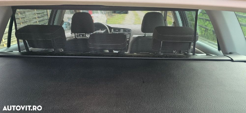 Volkswagen Golf 1.6 TDI DPF Trendline - 9