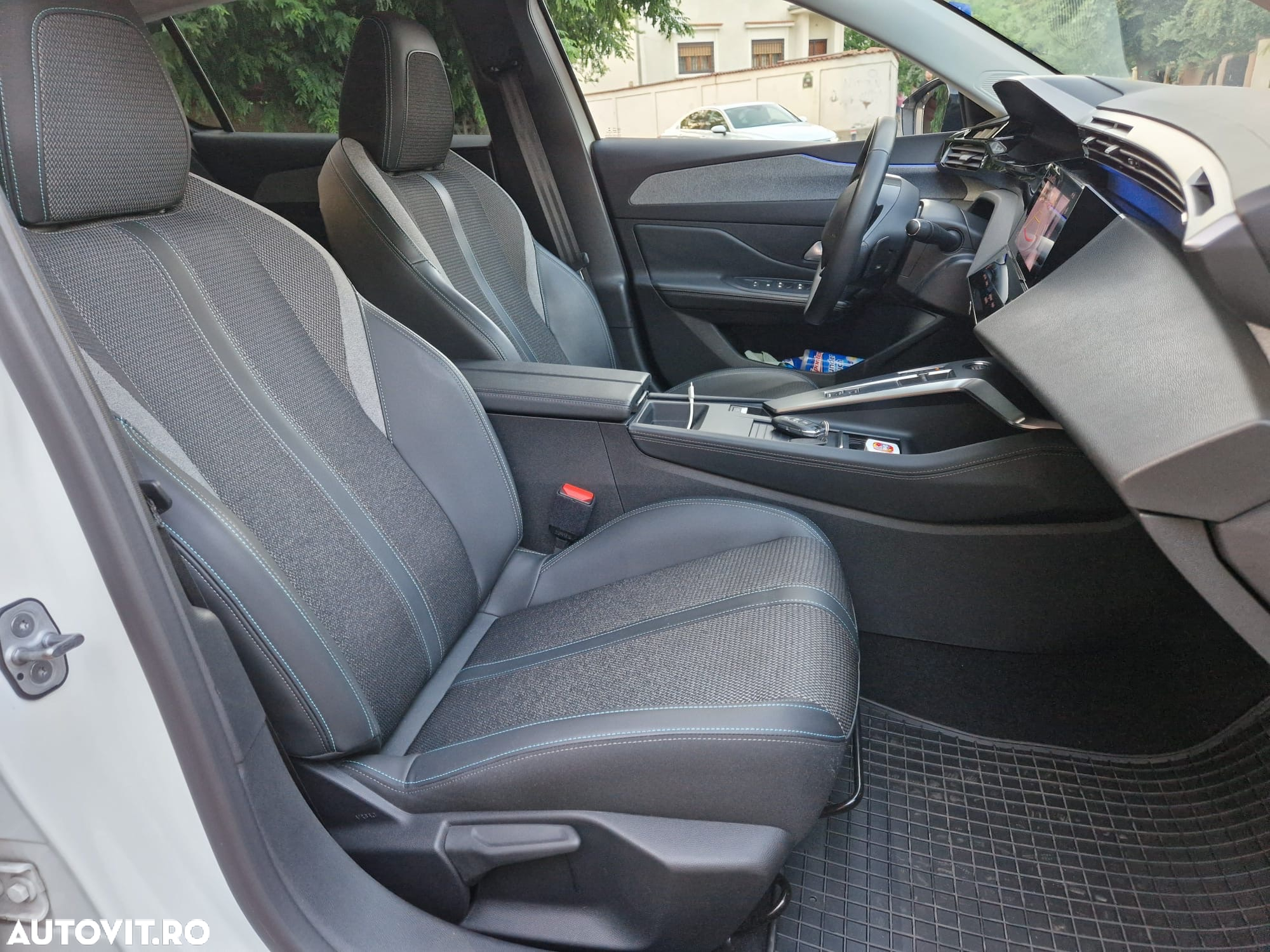 Peugeot 308 1.2 L PureTech Turbo S&S EAT8 Allure Pack - 15