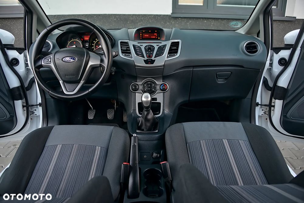 Ford Fiesta 1.25 Ambiente - 33