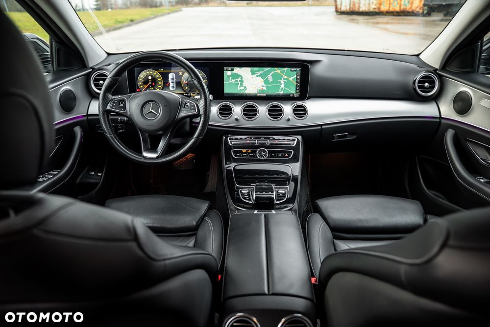 Mercedes-Benz Klasa E - 16