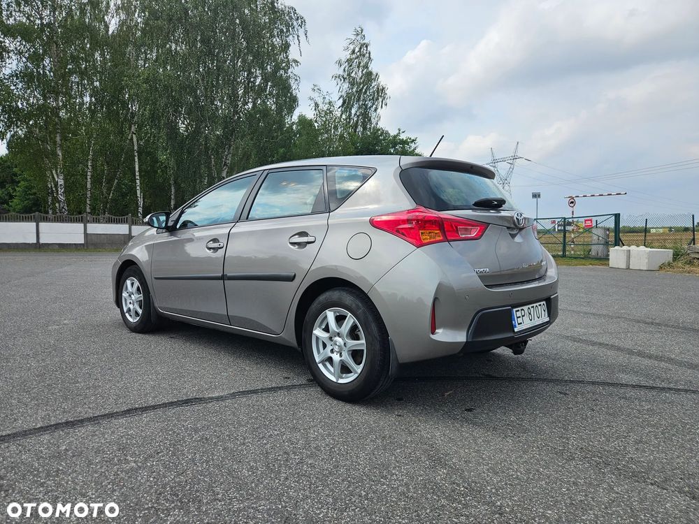Toyota Auris 1.33 VVT-i Active - 4