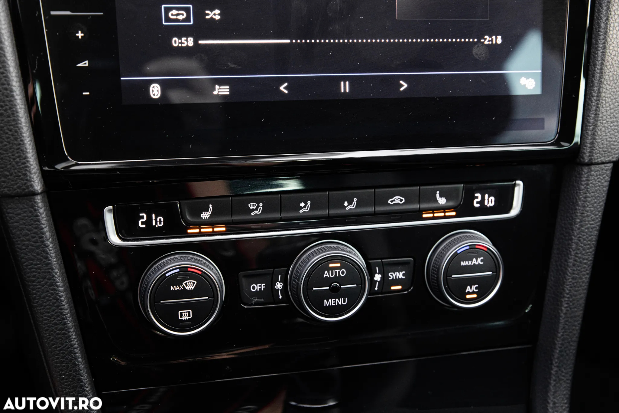 Volkswagen Golf 2.0 TDI Highline - 31