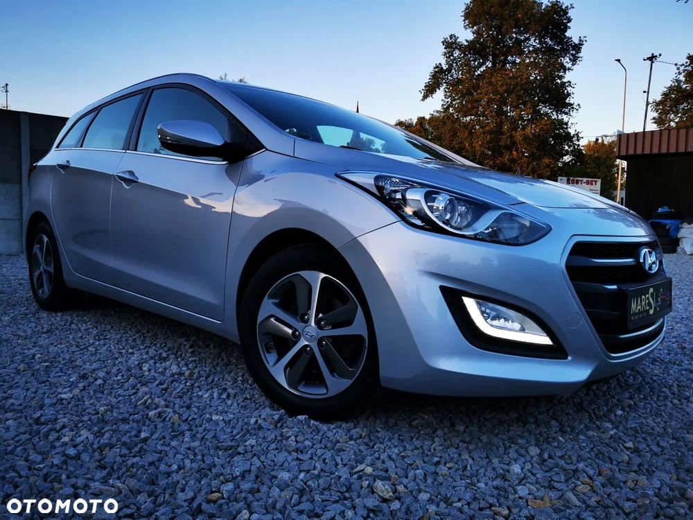 Hyundai i30 blue 1.4 YES Silver - 31