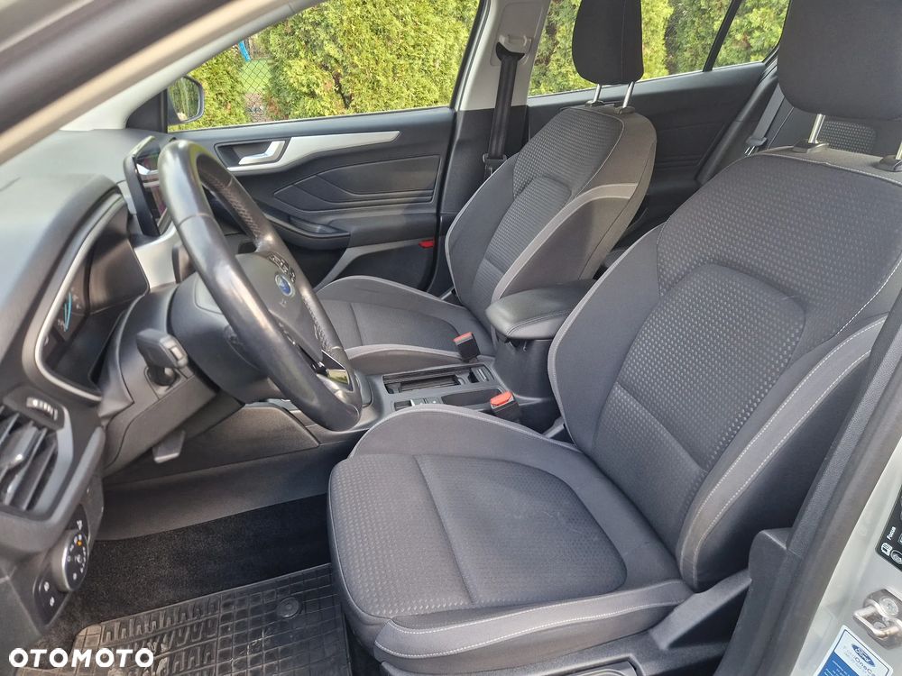 Ford Focus 1.5 TDCi SYNC Edition - 9